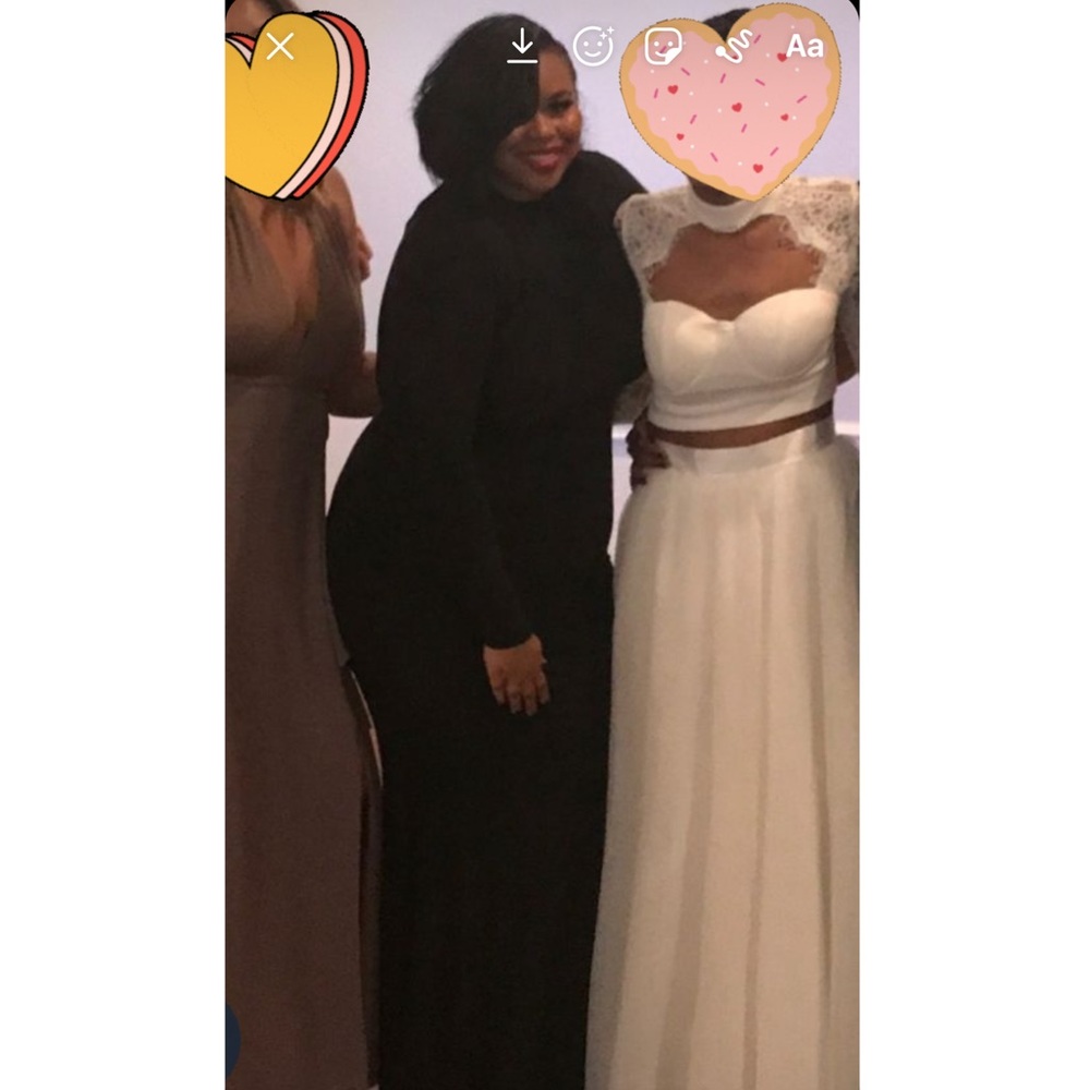 Backless gown